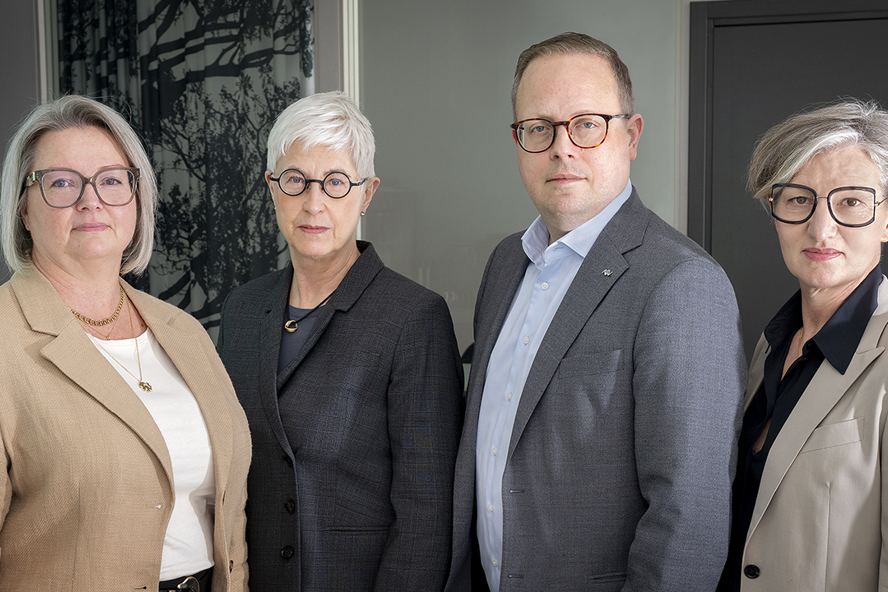Förhandlingsledningarna. Från vänster: Helen Thornberg (SEKO), Anna Steen (Saco-S), Andreas Nyström (Arbetsgivarverket) och Åsa Erba Stenhammar (OFR/S,P,O).